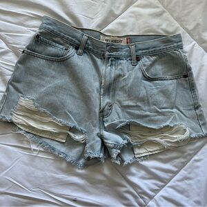 Levi’s distressed Jean shorts relaxed fit